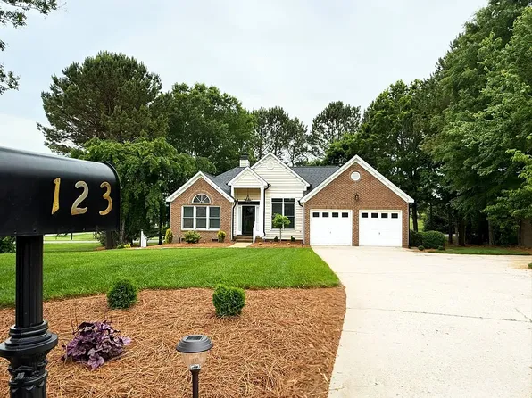 123 White Eagle Ct, Advance, NC 27006