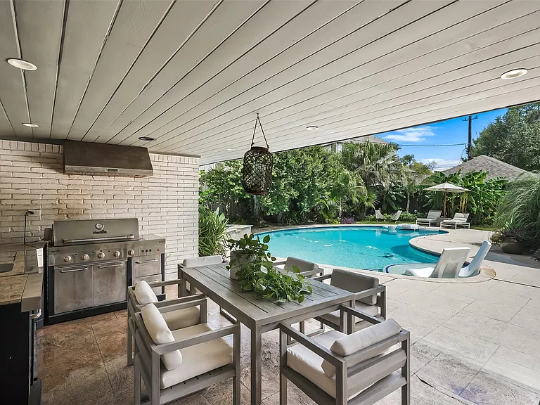 9411 Endicott Ln — Photo 46