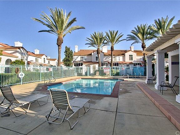 Resort amenities with pool, spa, tennis courts, workout room. Clubhouse can be rented for parties.