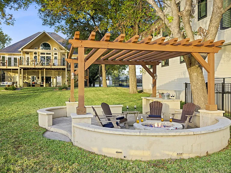 Campa Pajama Ln — Photo 3