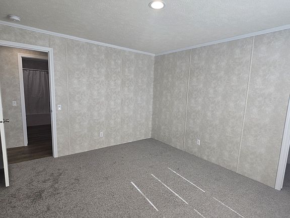 4th image of 520 Elmwood Ln