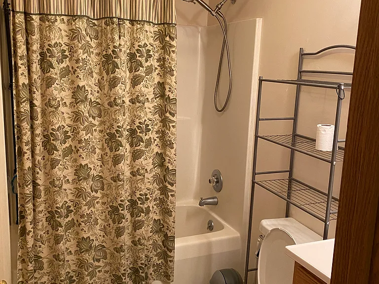 965 Northwestern Ave #4 — Photo 7