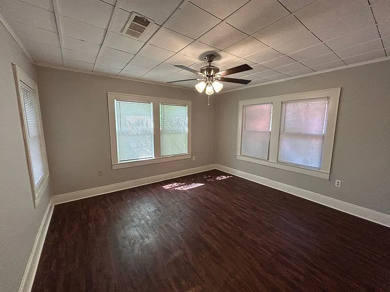 2505 Proctor Ave — Photo 6