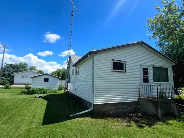 309 Main Street, Kelliher, SK S0A 1V0