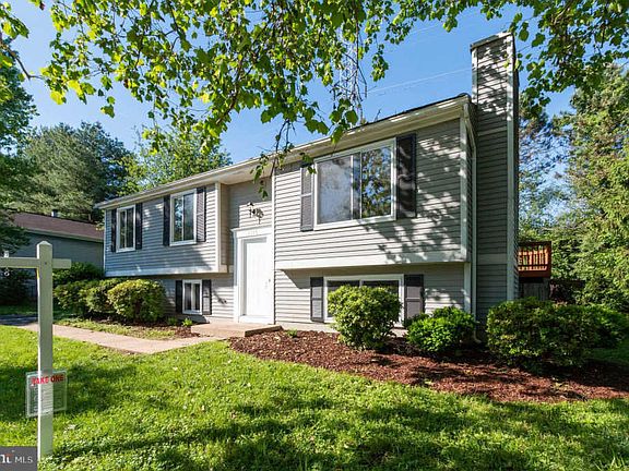 4th image of 1115 Burwick Dr