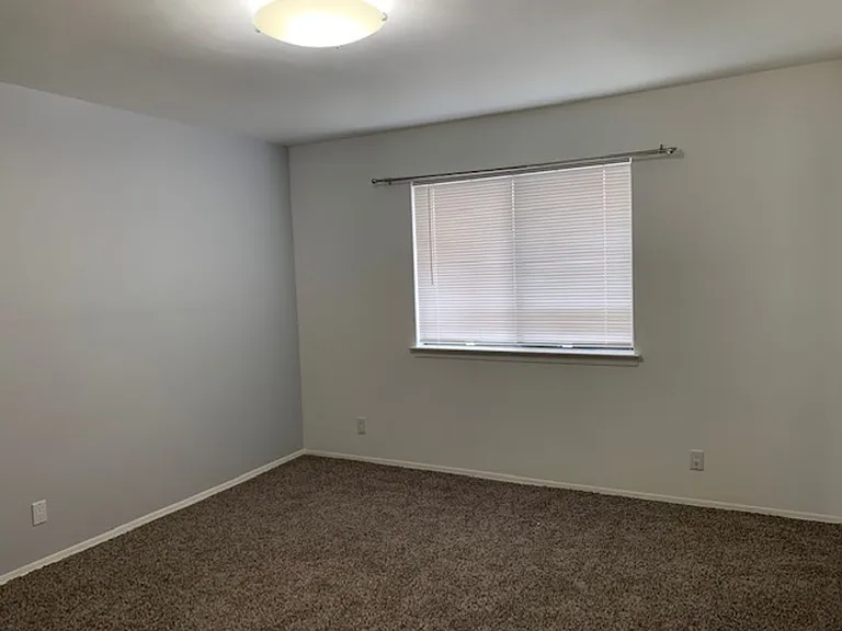 8513 Capulin Rd NE — Photo 11
