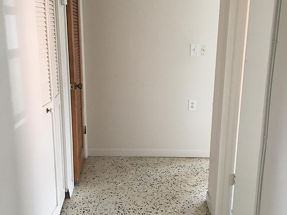 5th image of 1832 NW 18th St
