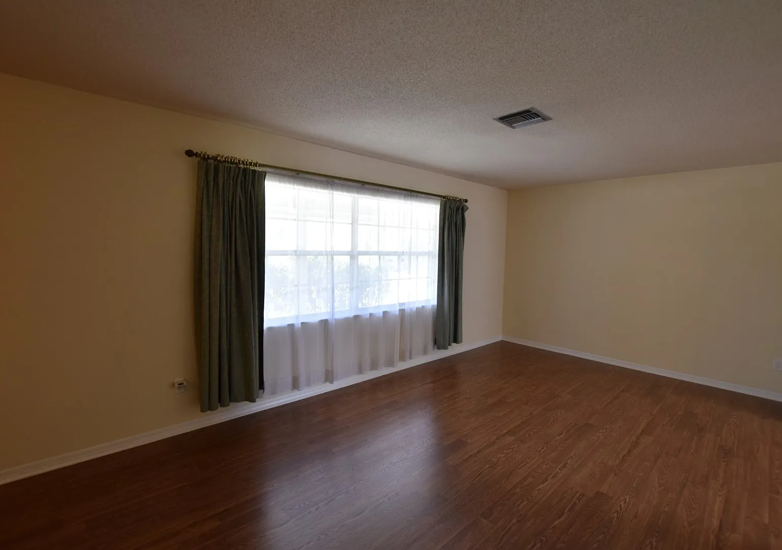 Charming 3 Bed 2 Bath Home for Rent in Winter Park, FL! — Photo 2