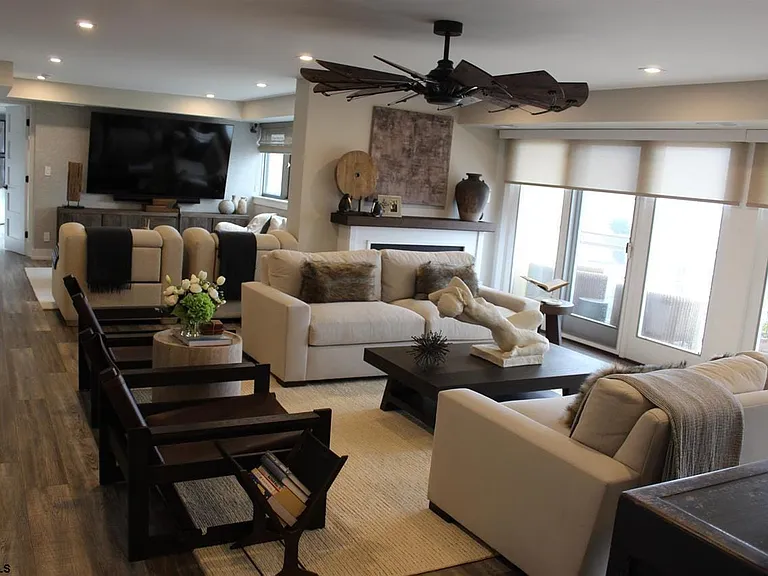 2700 Atlantic Ave #701 — Photo 5