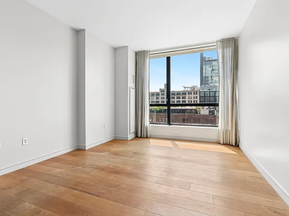 540 West 28th Street image 2 of 6