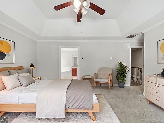 4th image of 1864 La Mesa Ln