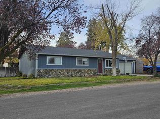 370 S 14th St, Montague, CA 96064