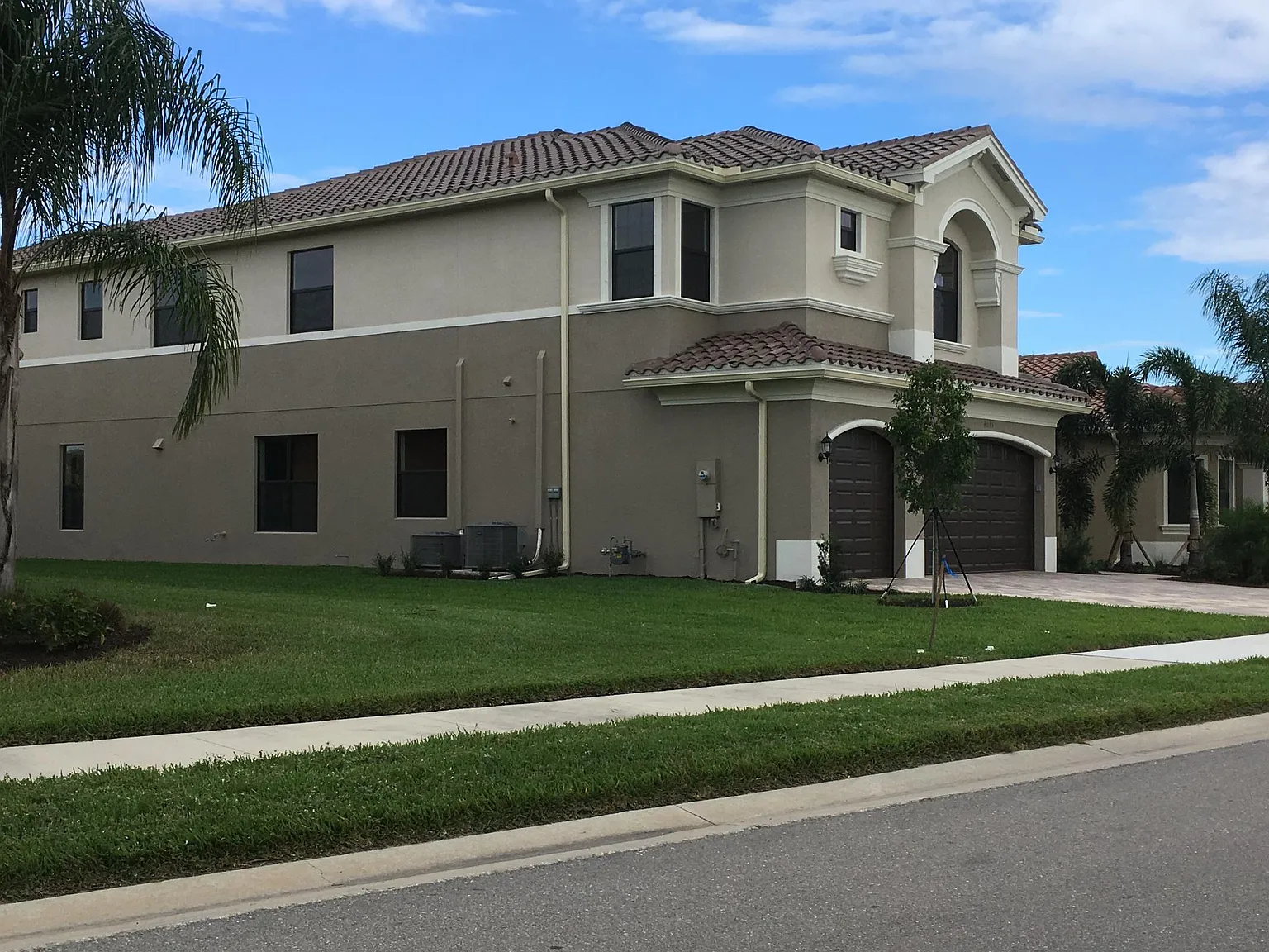 4035 Aspen Chase Dr — Photo 2