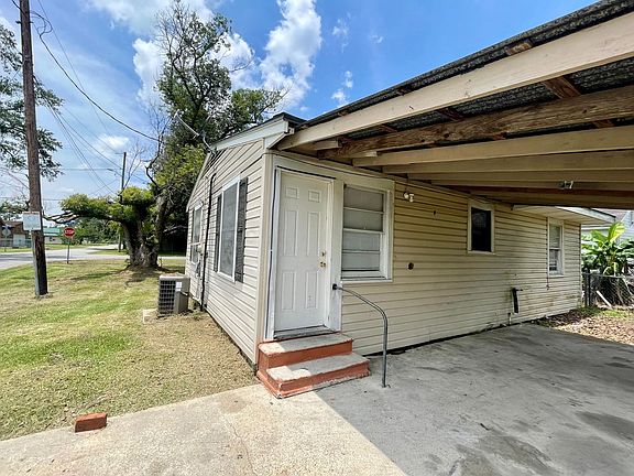 2nd image of 811 Texas Ave