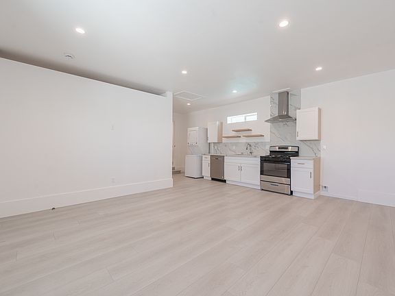 3rd image of 12768 Stagg St