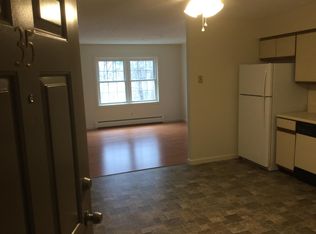 87 Manley Rd APT 35, Auburn, ME 04210