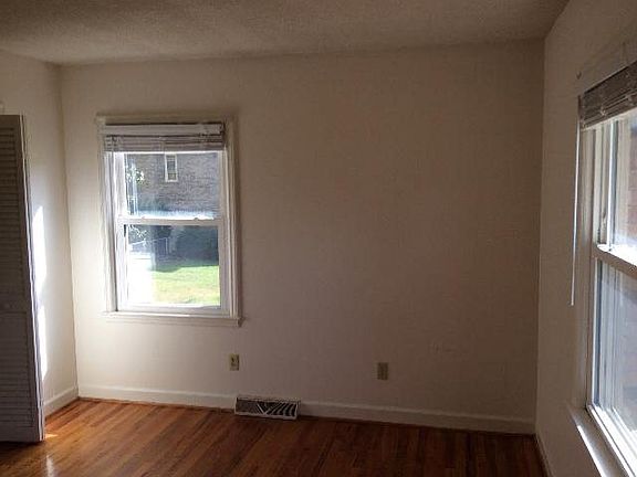 3rd image of 107 Clairmont Dr