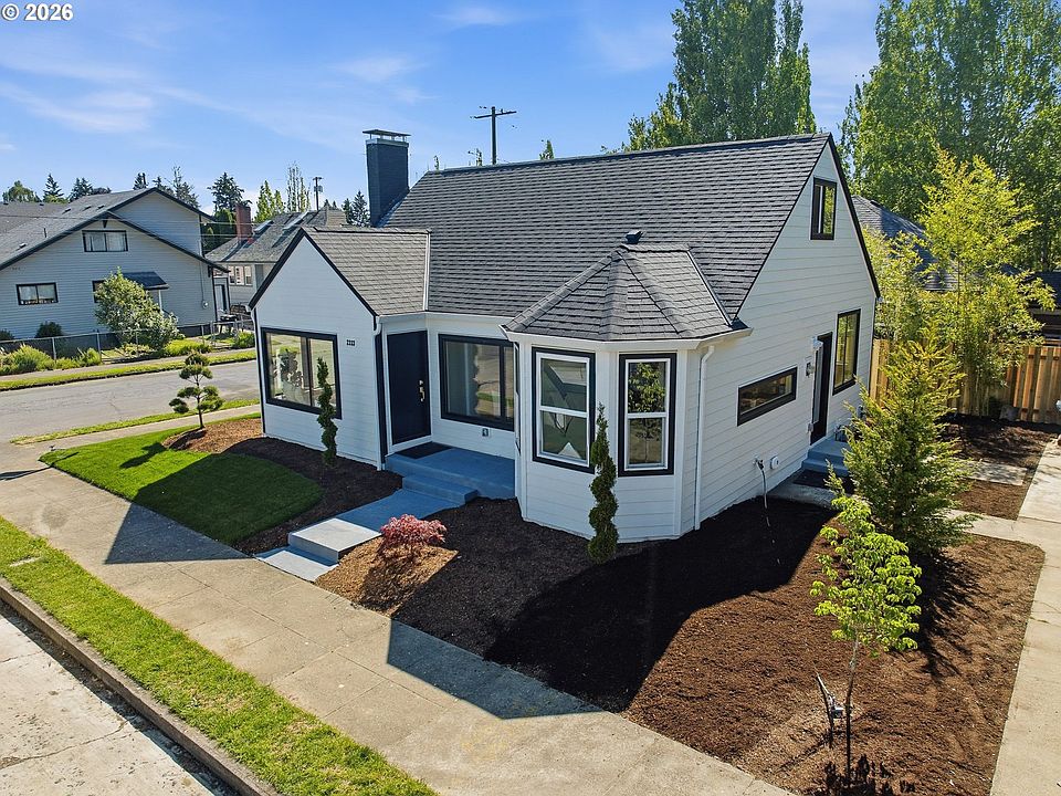 1st image of 2333 SE 40th Ave