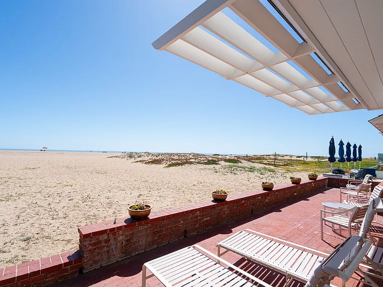 2124 E Oceanfront — Photo 3