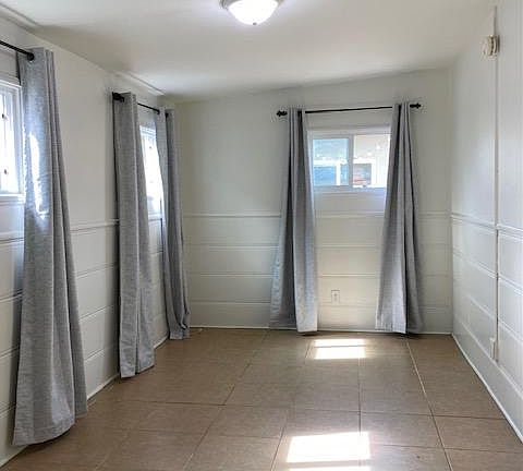 4th image of 1419 N Hollywood Way #1