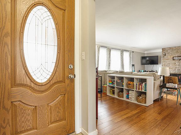 3rd image of 3012 Brockton Pl