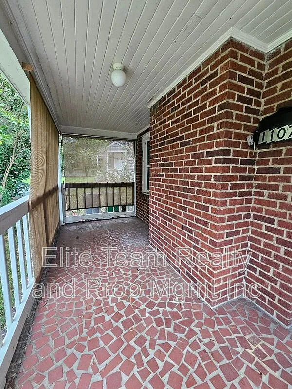2 bed, 1.0 bath, 800 sqft, $1,800 — Photo 4