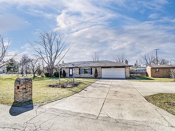 3rd image of 2251 Banyon Dr