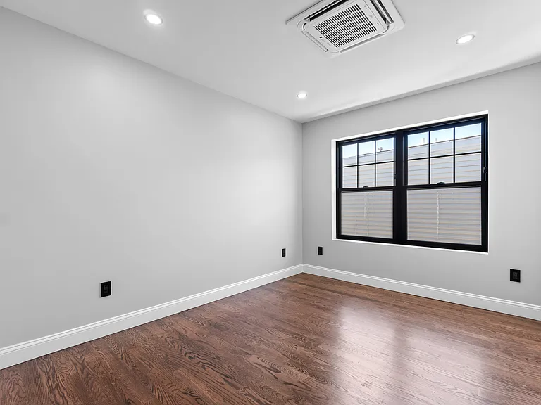 481 15th Ave #2 — Photo 13
