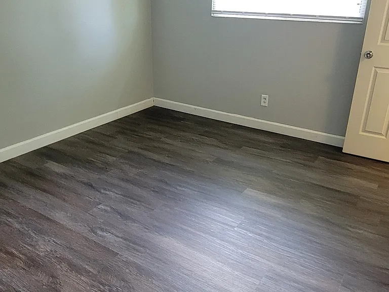 1370 Flicker Dr — Photo 4