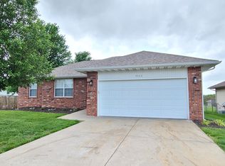 3443 S Farm Road 129, Springfield, MO 65807