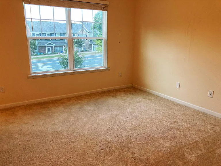 10424 Benfield Rd — Photo 6