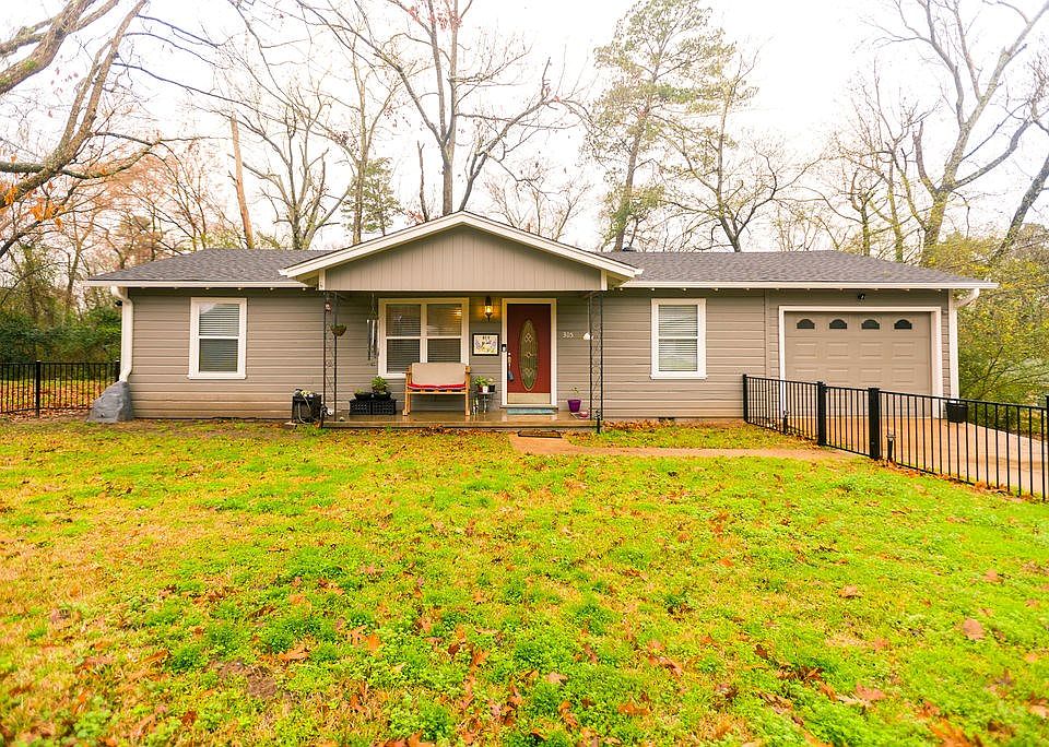 1st image of 305 Laurinda St