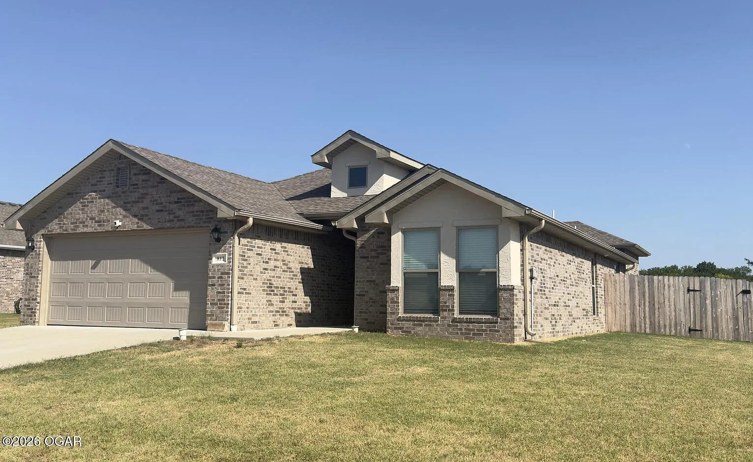 3 bed, 2.0 bath, 1750 sqft, $2,000 — Photo 1