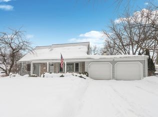 35 Tamworth Pl, Schaumburg, IL 60194