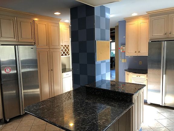 3rd image of 115 Lafayette Pl