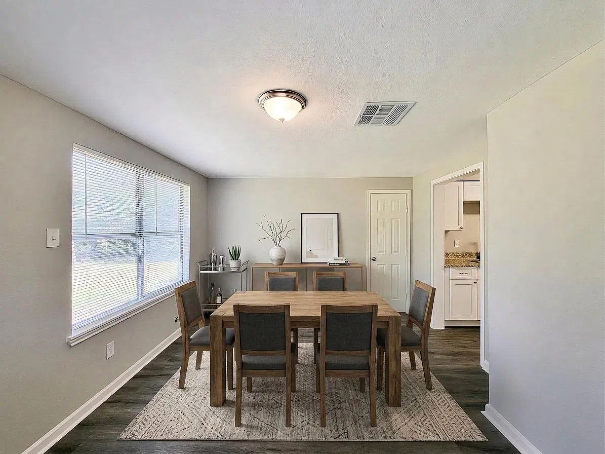 4 bed, 1876 sqft, $1,825 — Photo 3