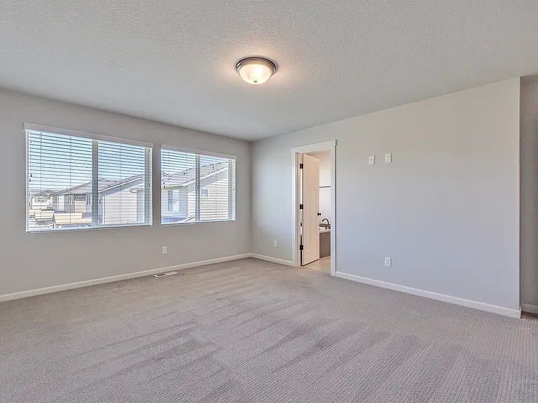 2073 Silverstone Dr — Photo 13