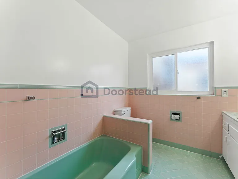4339 Adeline St #B — Photo 35