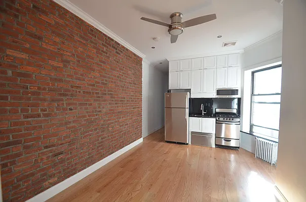 Rented by CITY SKYLINE REALTY INC | media 25