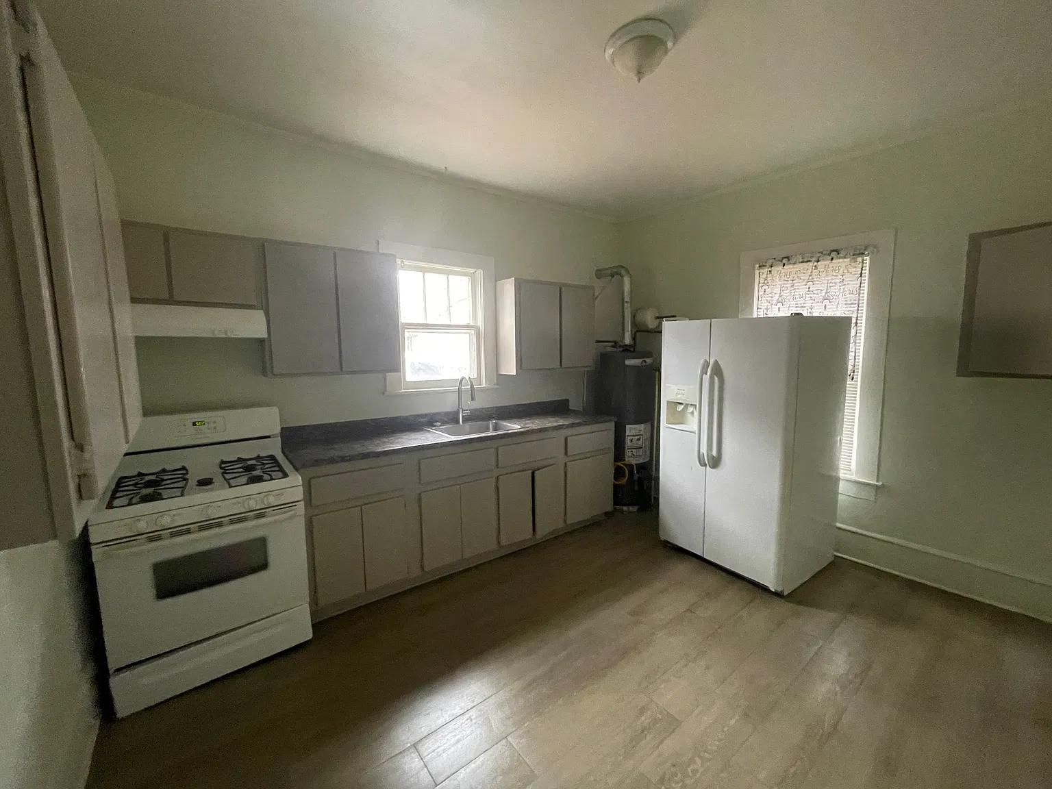 4 bed, 1418 sqft, $1,200 — Photo 3