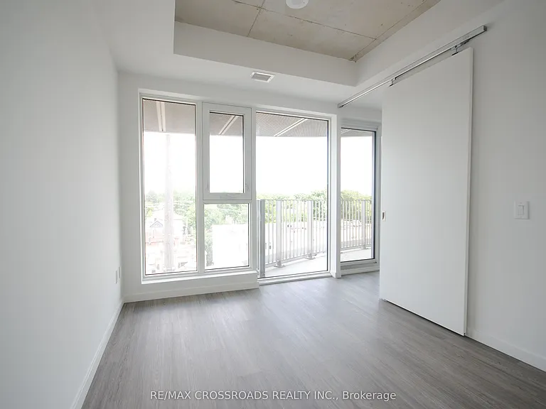 689 The Queensway #516 — Photo 15