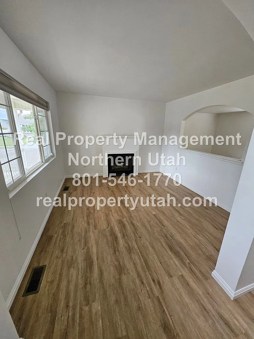 Building Photo - 153 E 2400 S