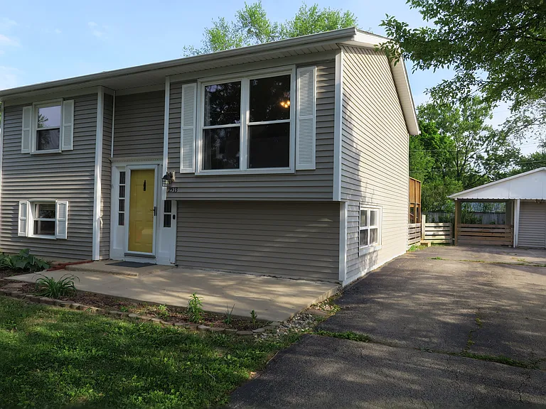 2513 Arden Dr — Photo 2