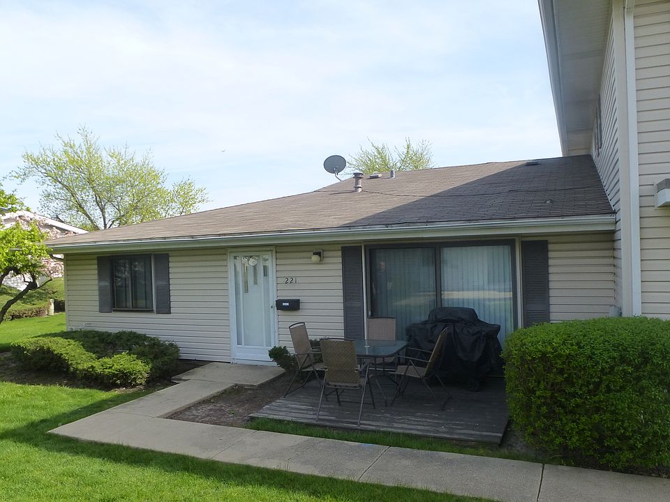 1st image of 221 Barcliffe Ln Unit 221