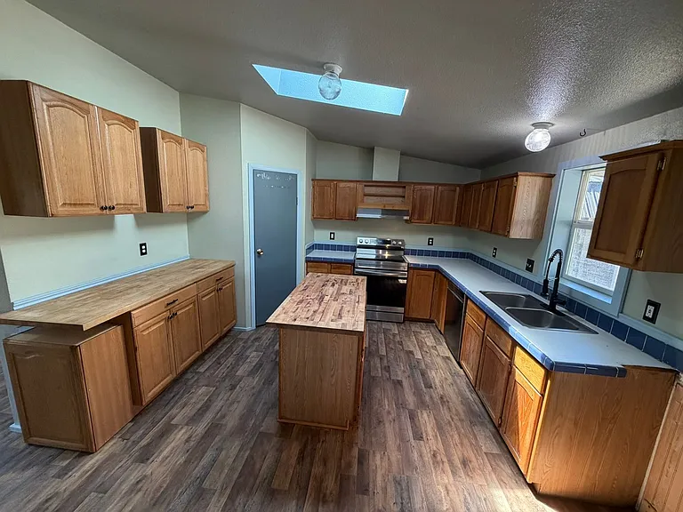 34125 E Lacomb Rd — Photo 2