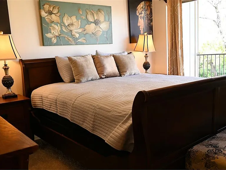 500 E Riverside Dr #224 — Photo 3