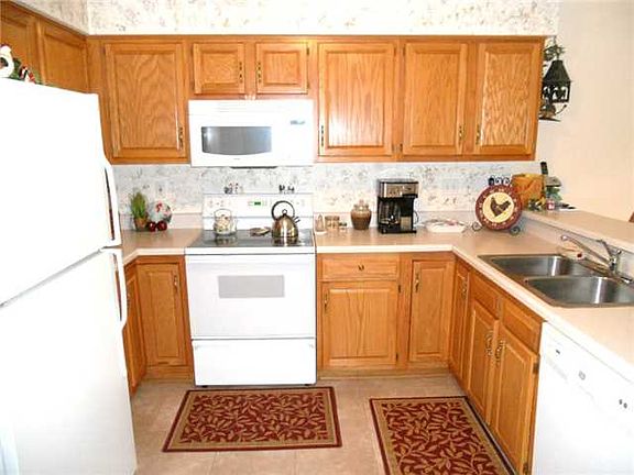 3rd image of 218 Gary Dr