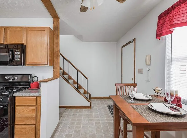 Sassafras Hill Apartments — Photo 16