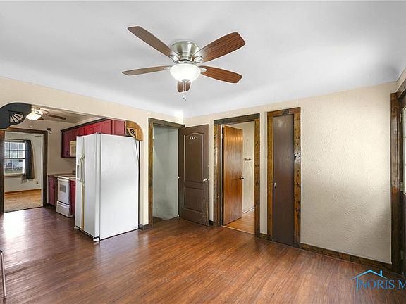 5th image of 411 W Gramercy Ave