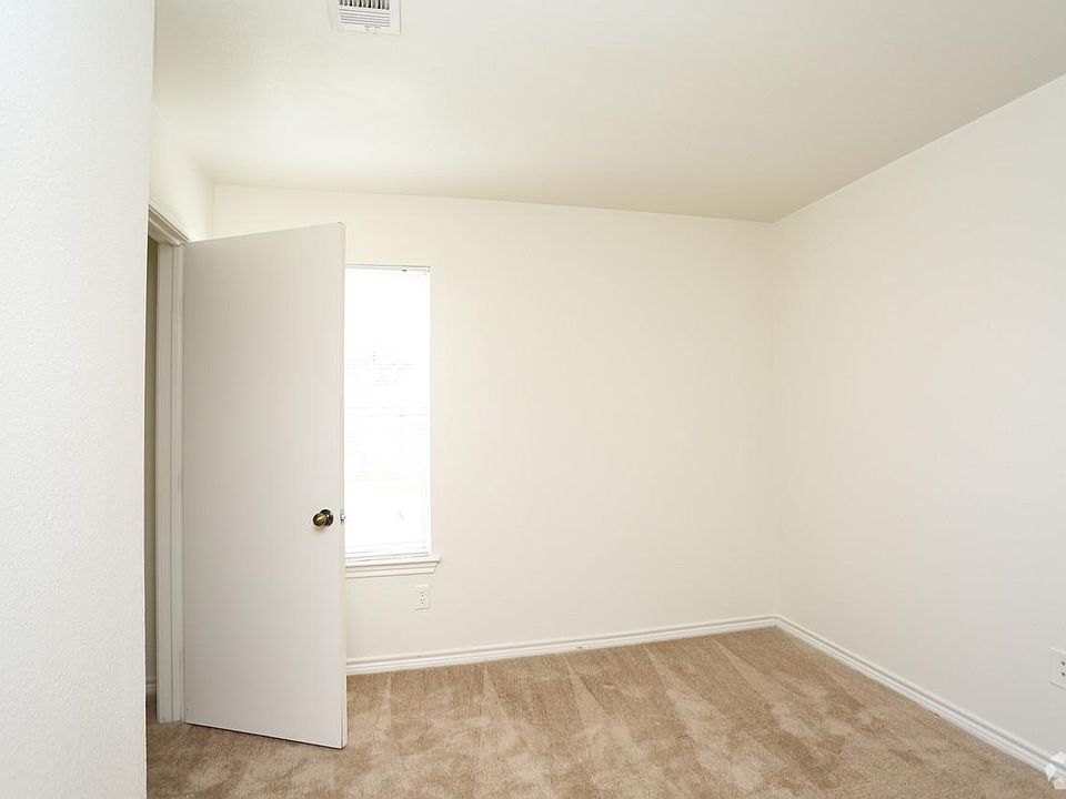 1st image of 2955 Watermark Dr